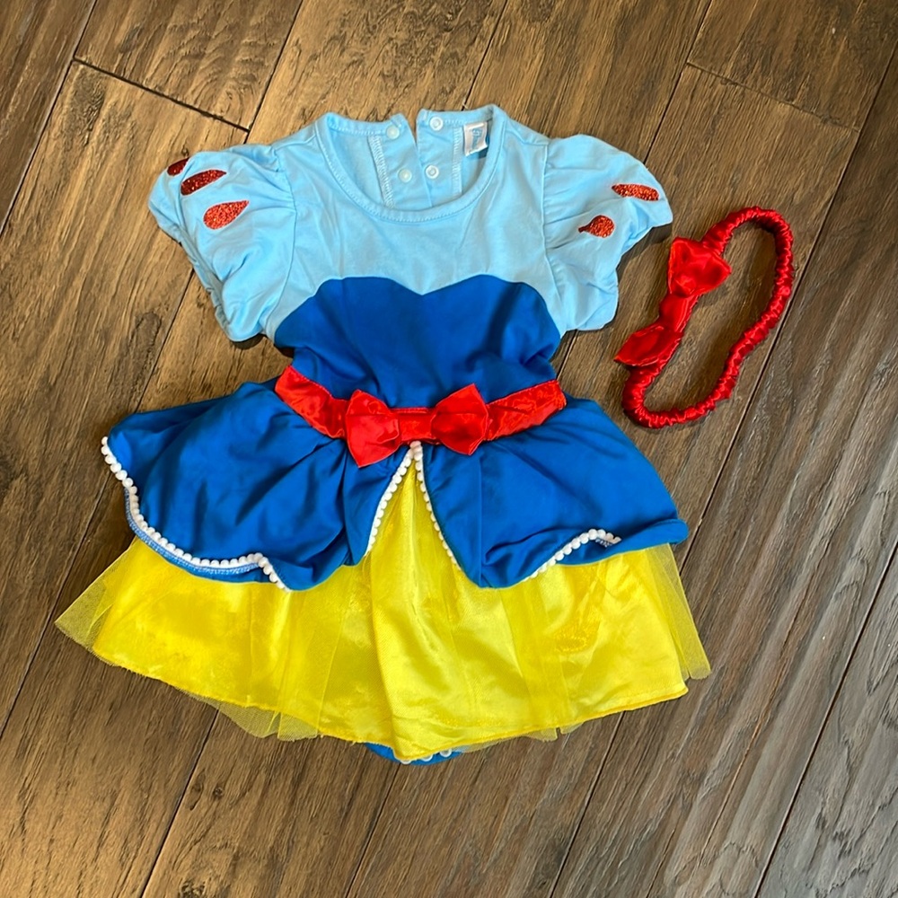 Snow White costume
